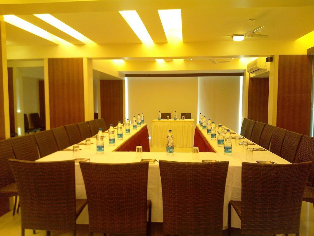 Hotel Tanish Residency Navi Mumbai Exterior photo