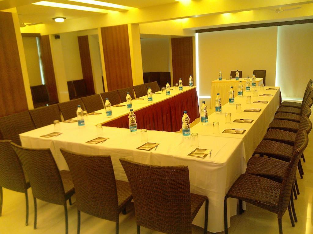 Hotel Tanish Residency Navi Mumbai Exterior photo